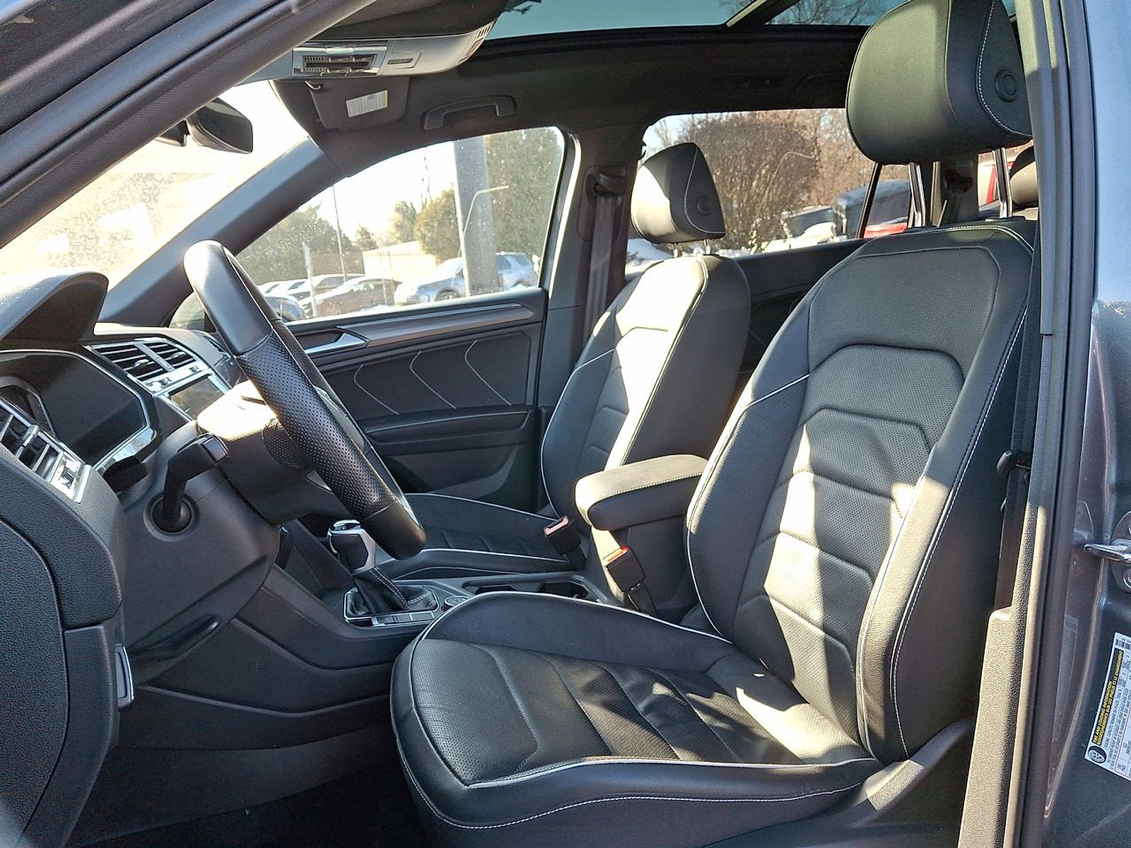 Used 2024 Volkswagen Tiguan SEL R-Line image 17