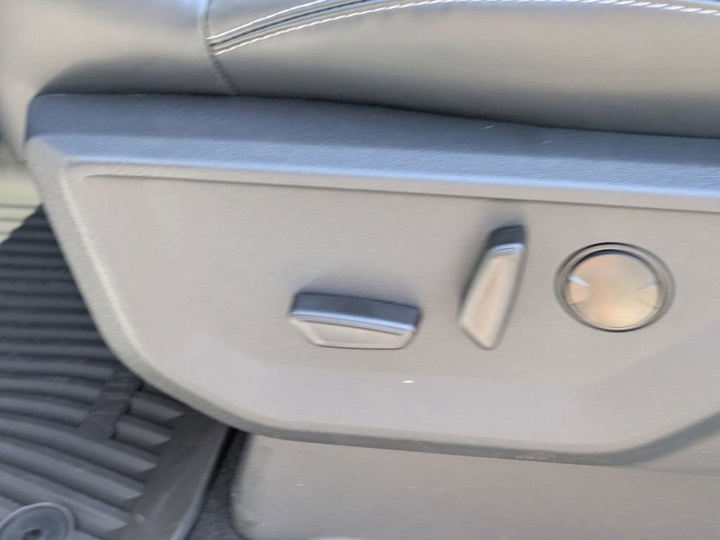 New 2026 Ford Expedition Max Platinum image 25