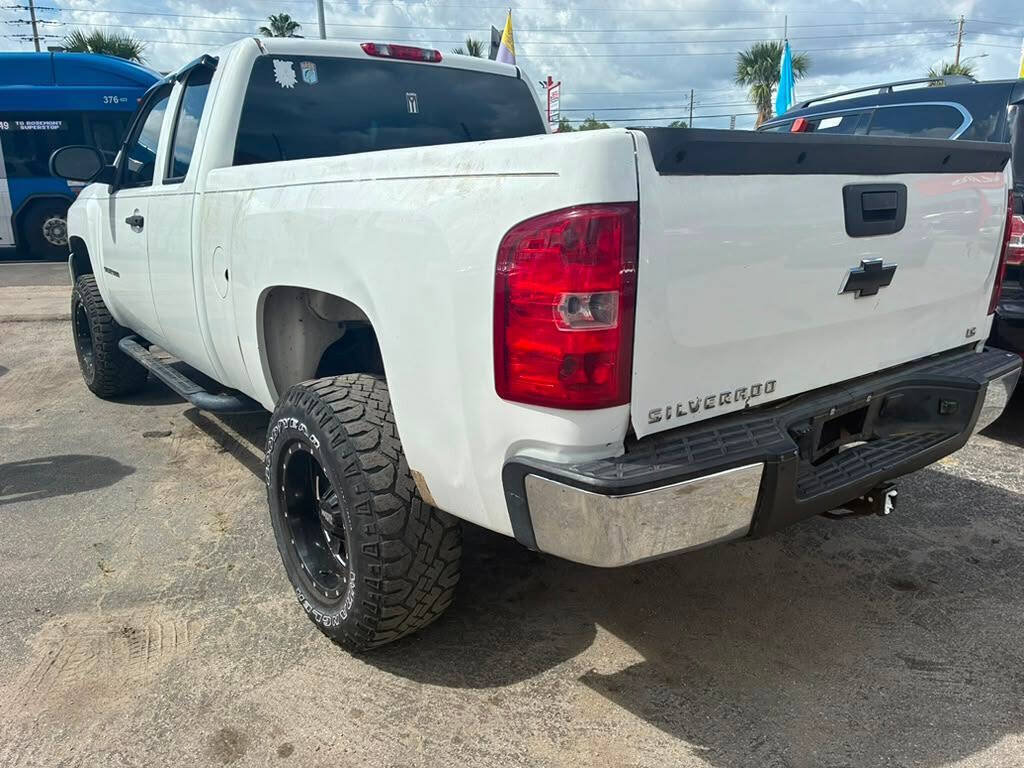 Used 2011 Chevrolet Silverado 1500 W/T w/ LS Package RWD image 4