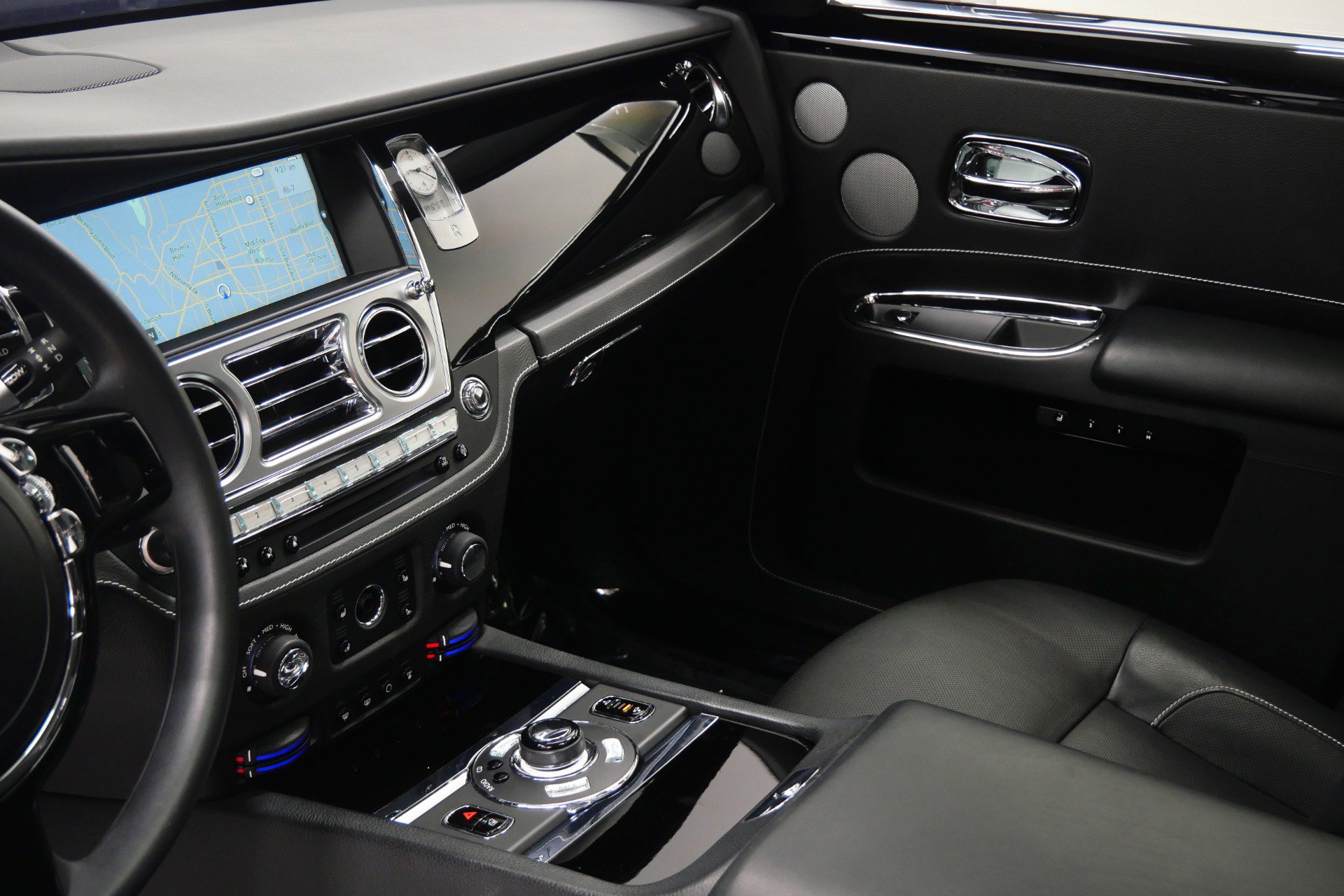 Used 2013 Rolls-Royce Ghost RWD image 25