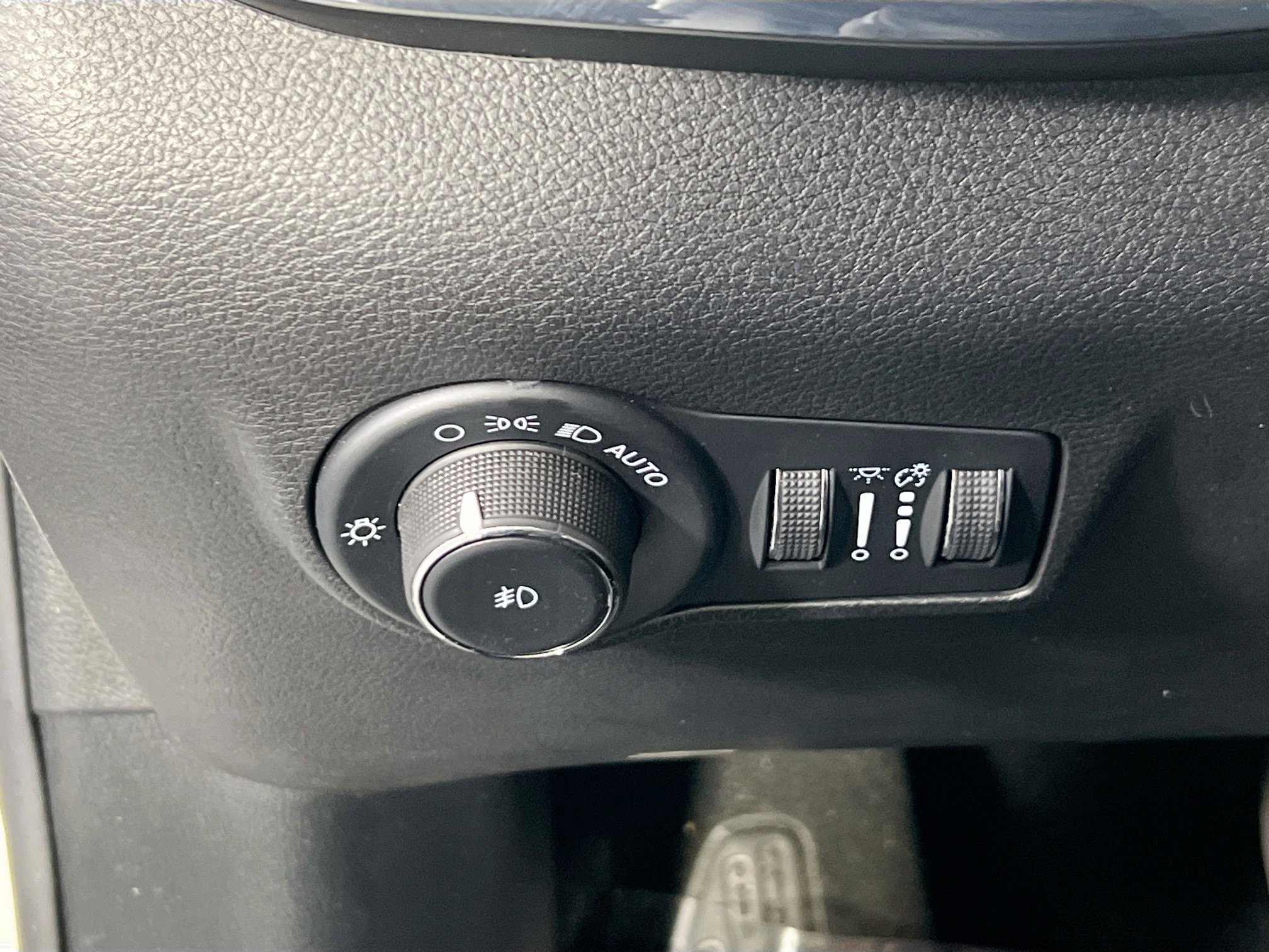 Used 2022 Jeep Compass Limited AWD/4WD image 10