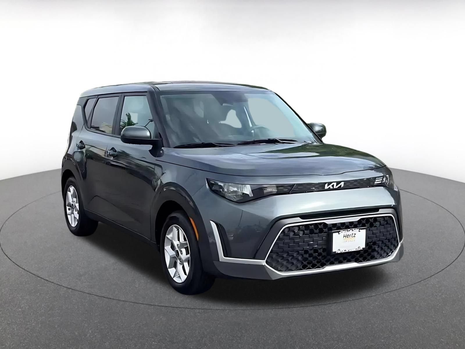 Used 2025 Kia Soul LX w/ LX Technology Package FWD image 3
