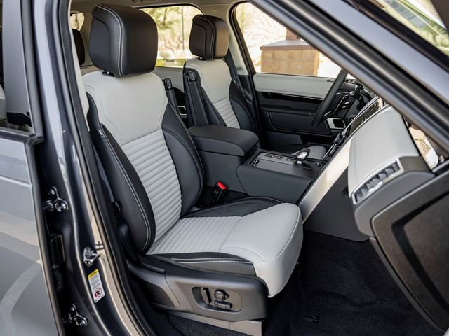 Used 2025 Land Rover Discovery S AWD/4WD image 26