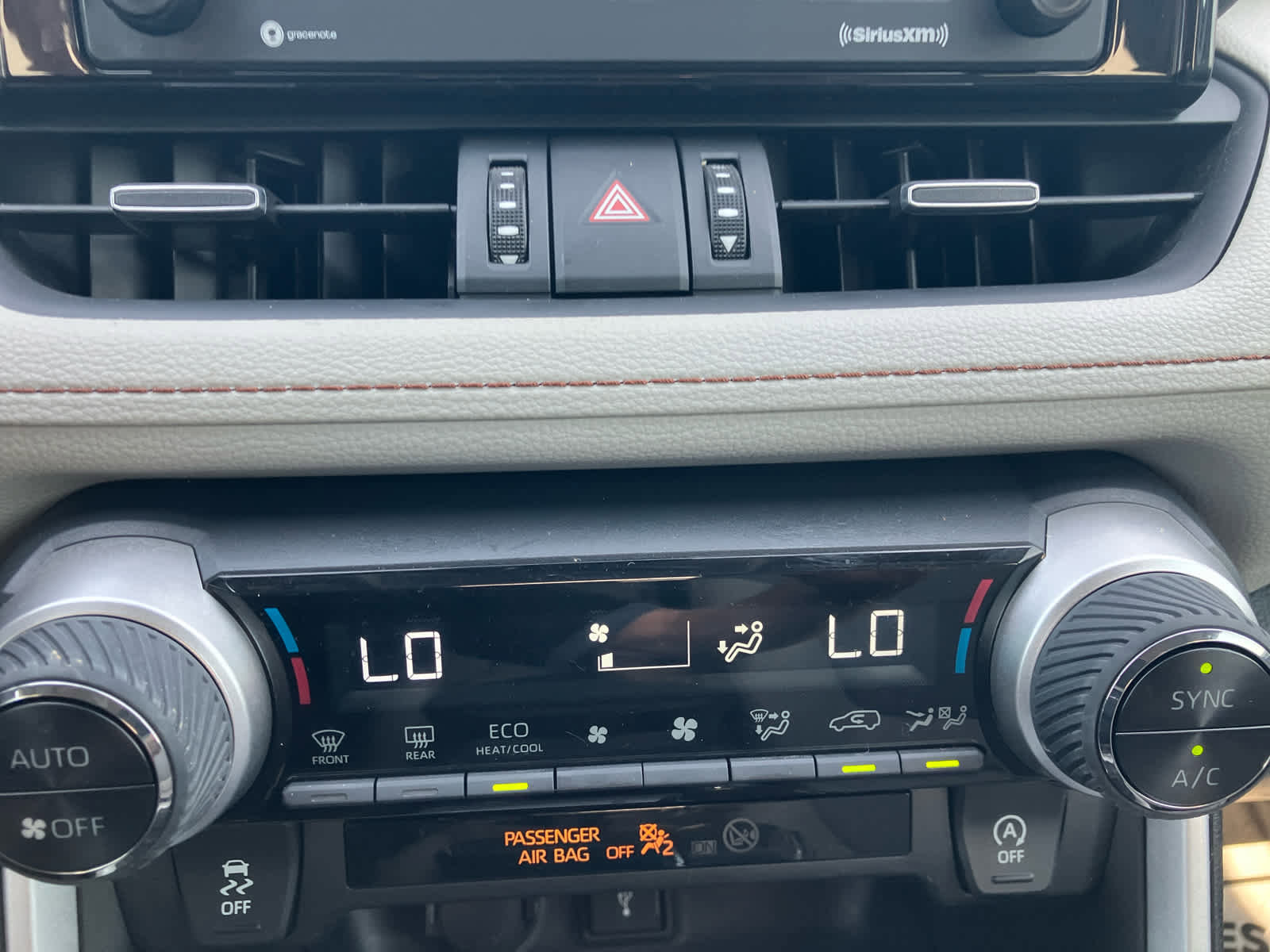 Used 2021 Toyota RAV4 XLE Premium image 22