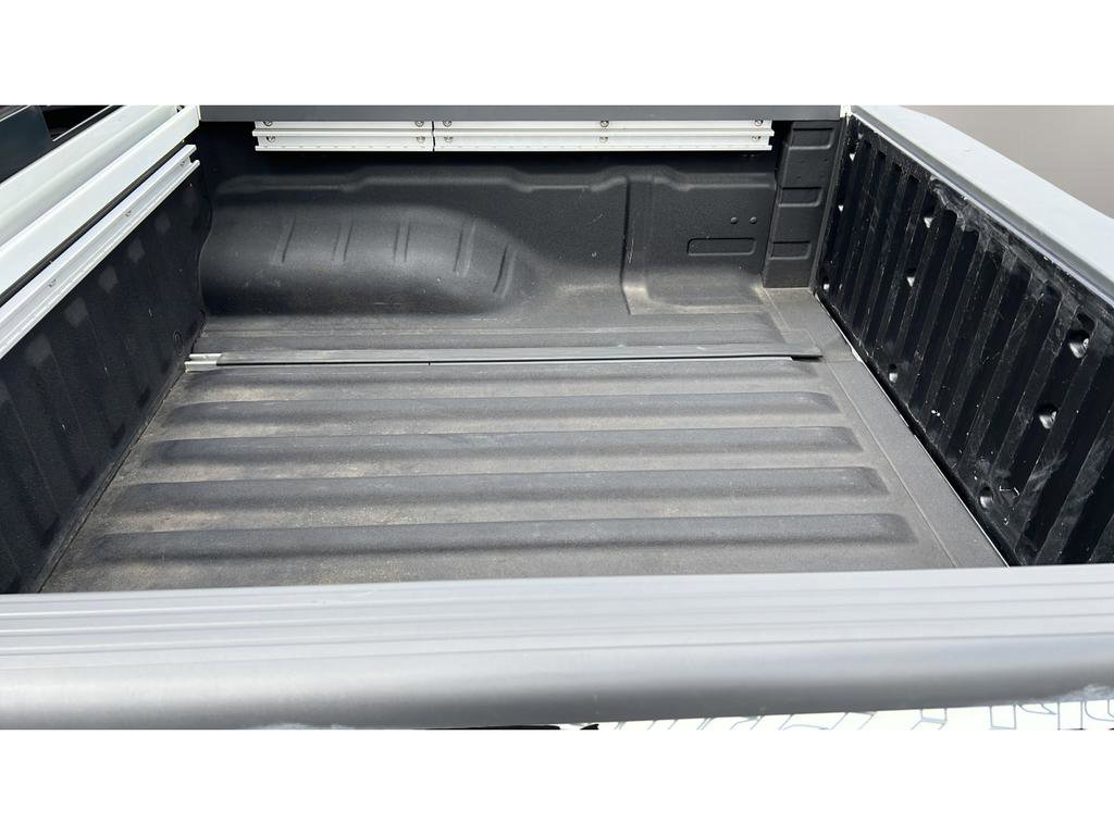 Used 2018 Nissan Frontier PRO-4X image 16