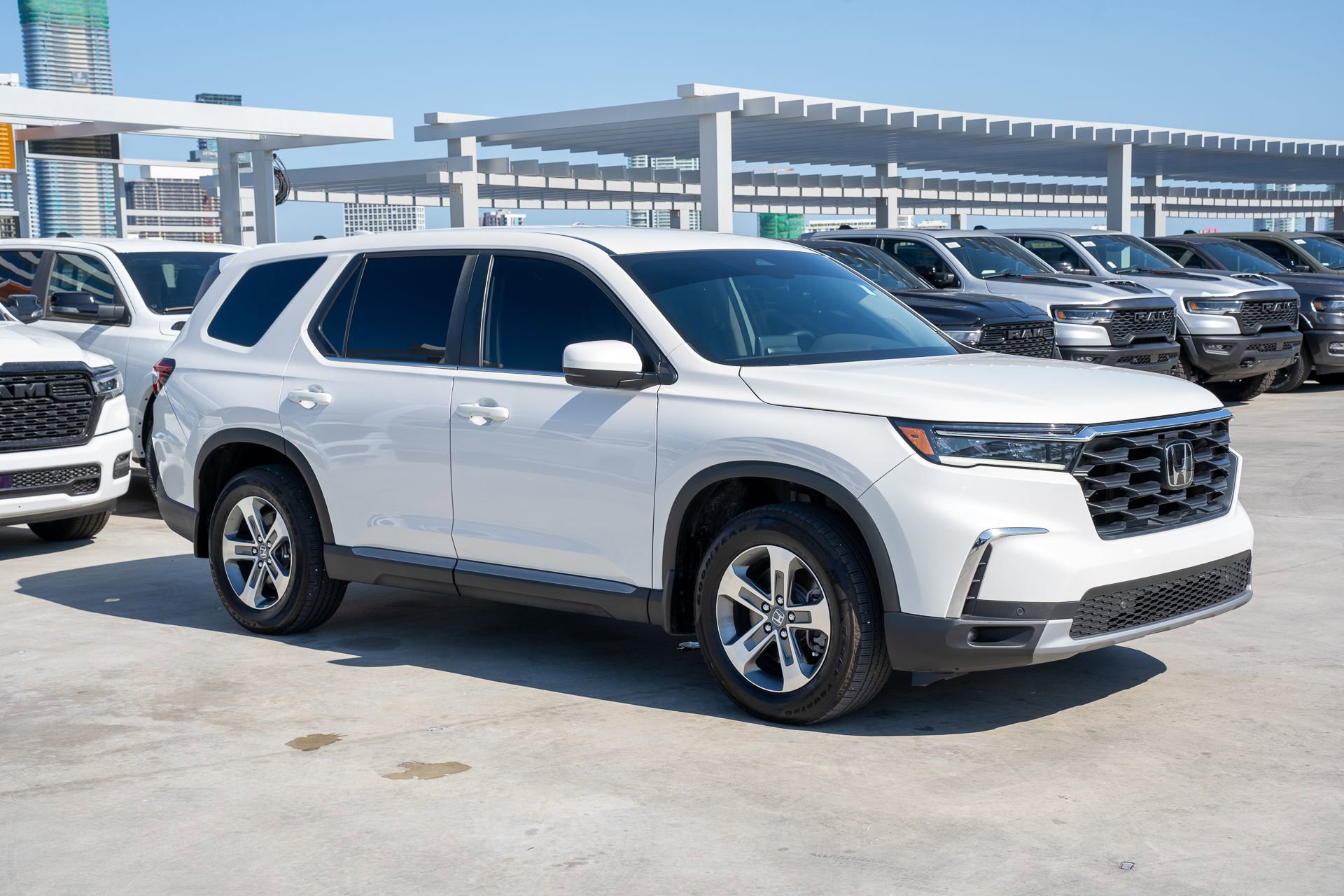 Certified 2025 Honda Pilot EX-L image 3