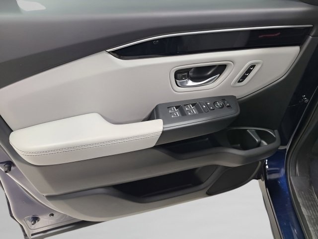 Used 2025 Honda Pilot EX-L image 19