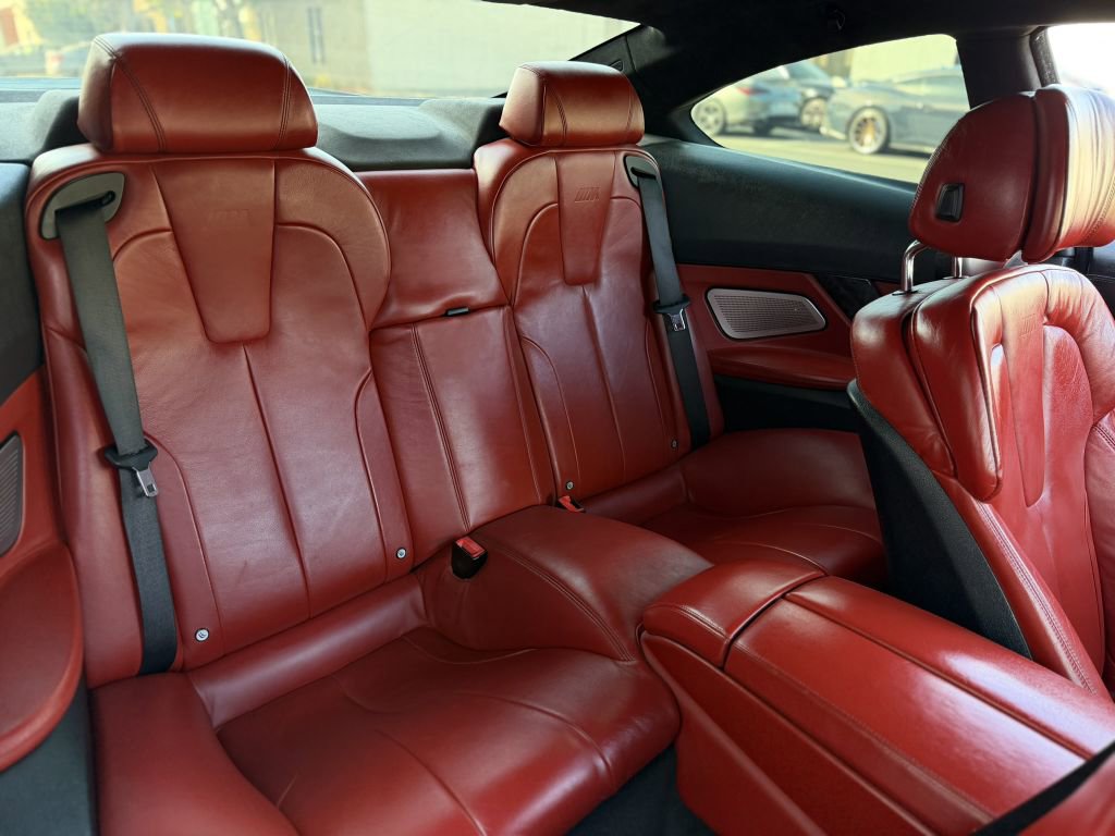 Used 2017 BMW M6 Coupe image 30