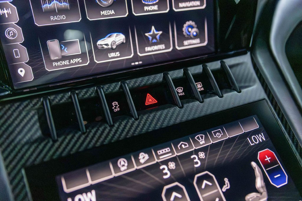 Used 2023 Lamborghini Urus Performante AWD/4WD image 41