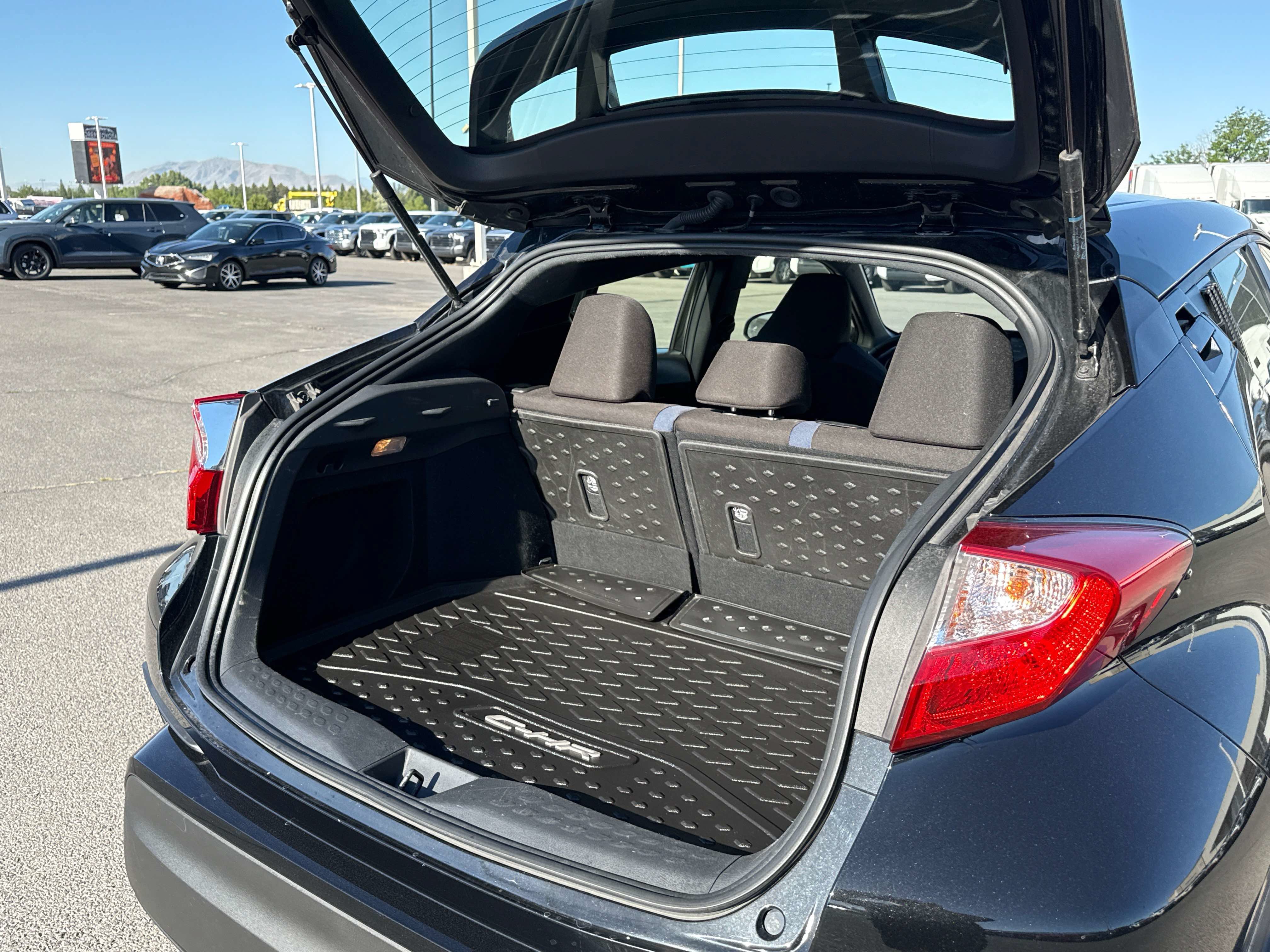 Used 2021 Toyota C-HR XLE FWD image 15