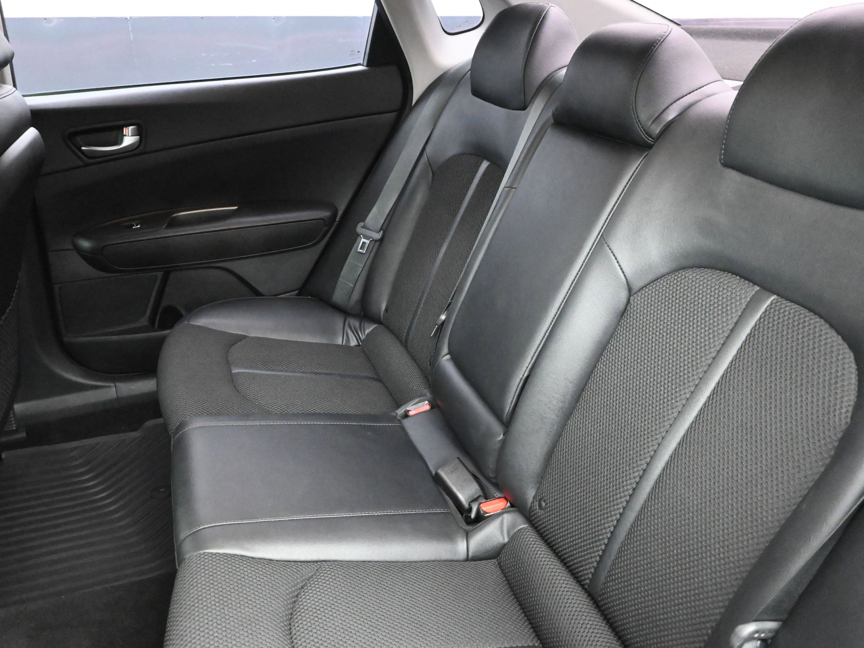 Used 2019 Kia Optima S image 23