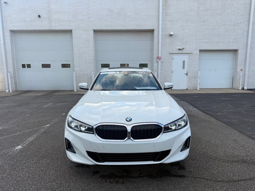 Used 2024 BMW 330i xDrive Sedan w/ Premium Package AWD/4WD image 8