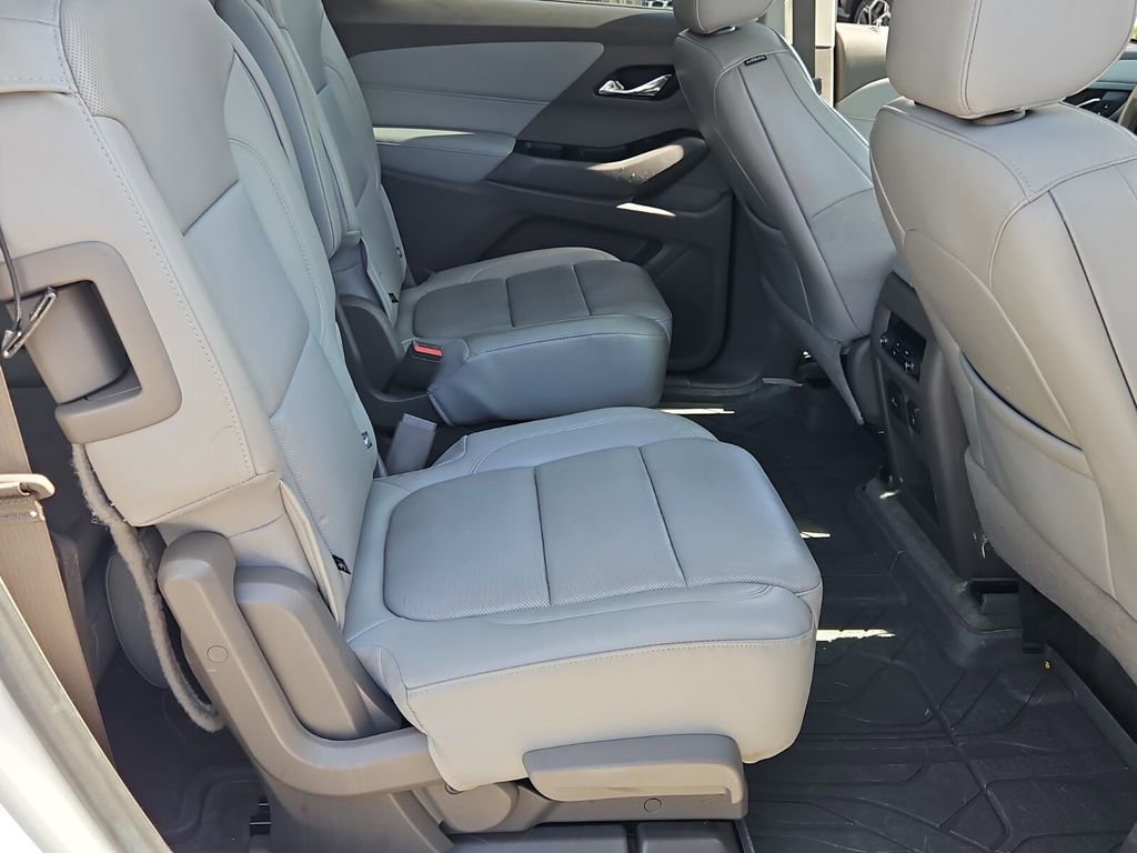 Used 2018 Chevrolet Traverse Premier w/ Driver Confidence II Package image 18