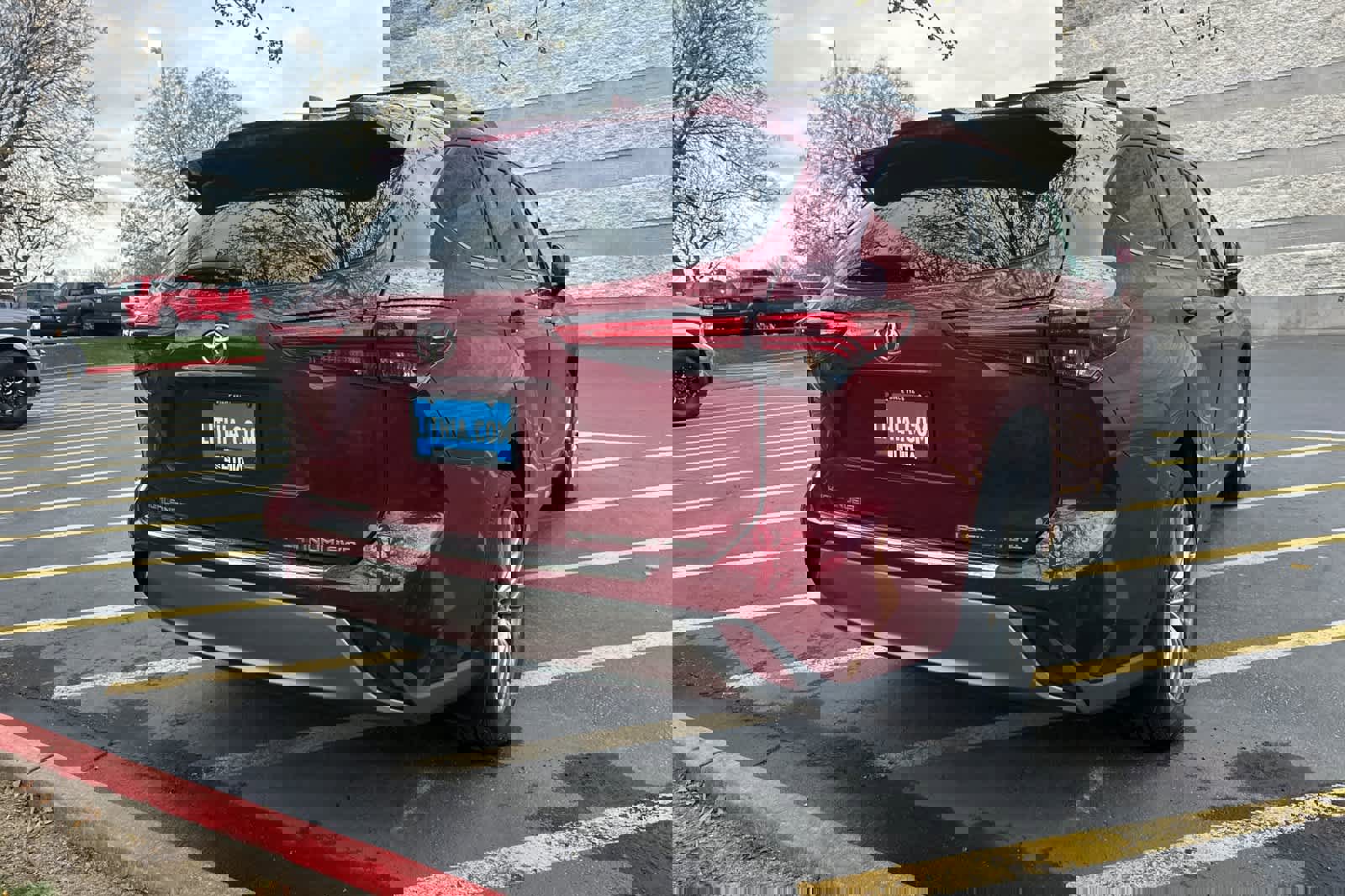 Used 2023 Toyota Highlander Platinum image 4