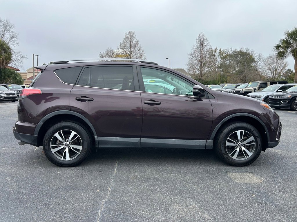 Used 2017 Toyota RAV4 XLE FWD image 5
