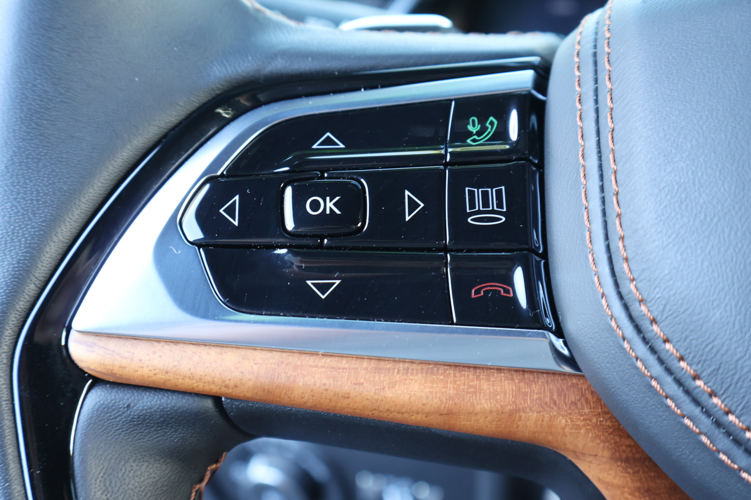 Used 2023 Jeep Grand Cherokee Summit image 26