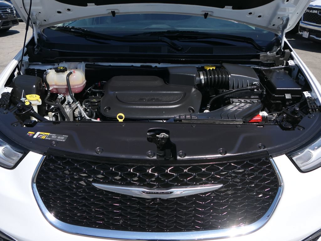 Used 2023 Chrysler Pacifica Touring-L FWD image 26