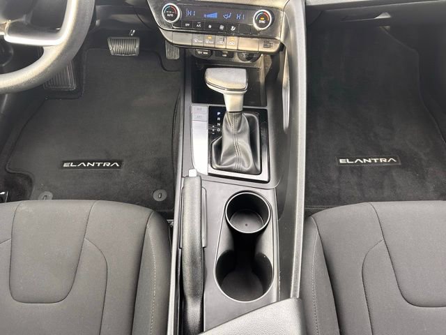 Used 2024 Hyundai Elantra SEL image 19
