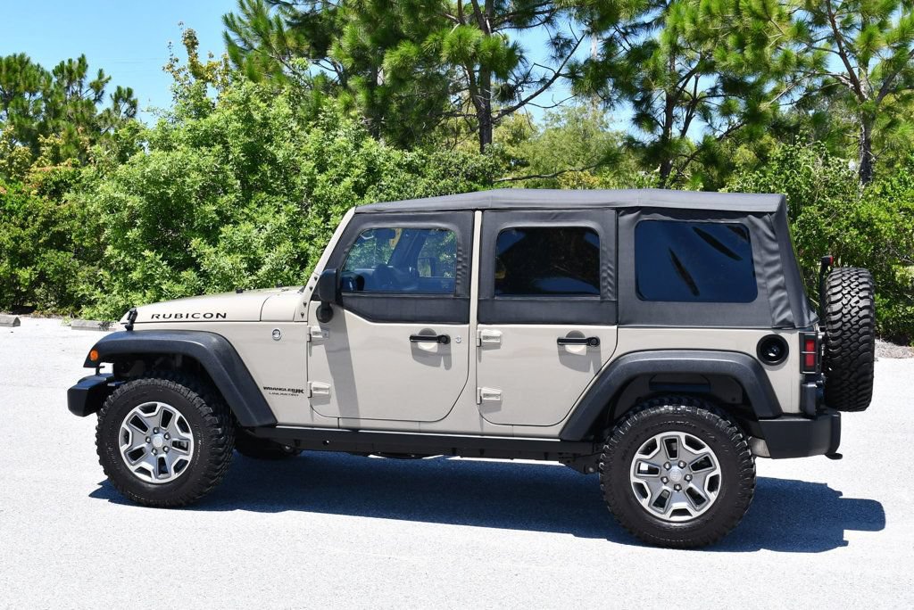 Used 2018 Jeep Wrangler Unlimited Rubicon w/ Connectivity Group AWD/4WD image 4