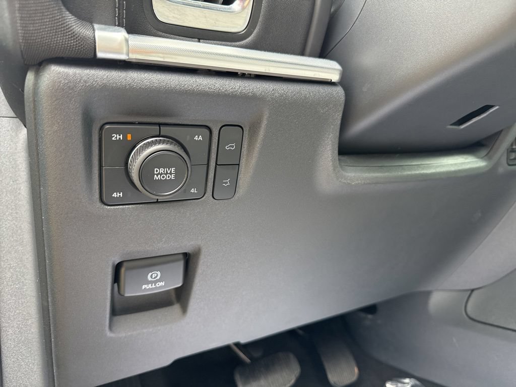 Used 2025 Ford Expedition Max Platinum AWD/4WD image 13