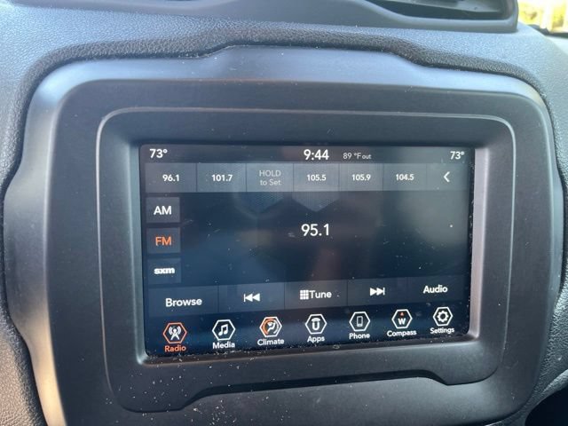 Used 2019 Jeep Renegade Latitude FWD image 24