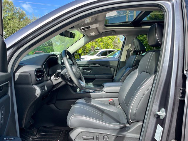 Used 2025 Honda Pilot Elite image 7