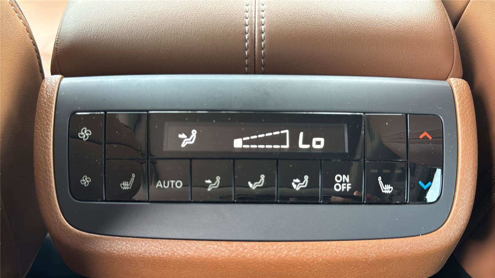 Used 2024 Nissan Pathfinder Platinum w/ Cargo Package AWD/4WD image 24