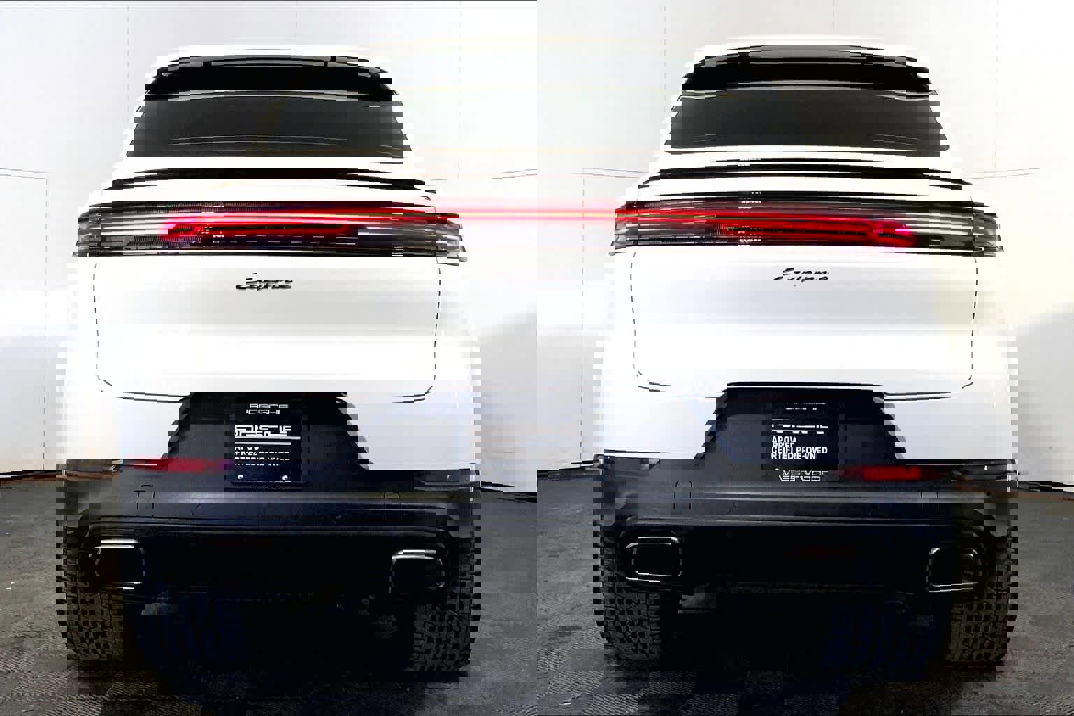 Used 2024 Porsche Cayenne Coupe image 6