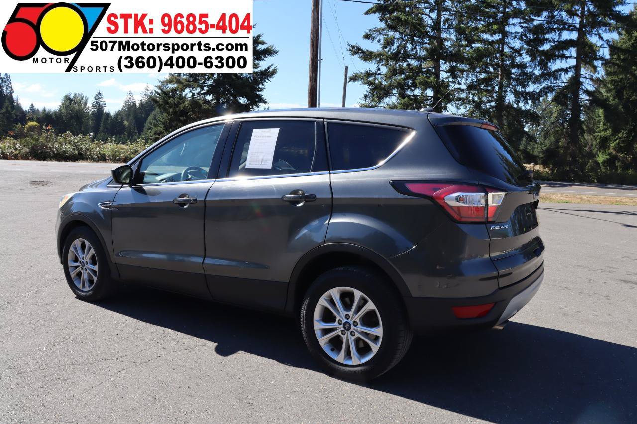Used 2017 Ford Escape SE FWD image 5