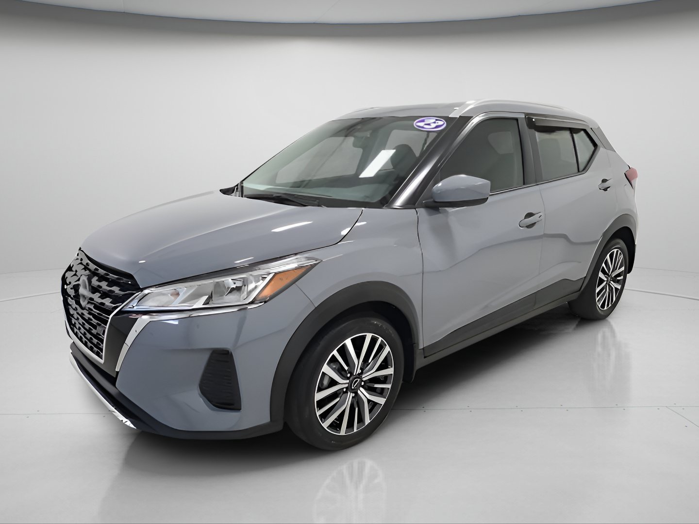 Used 2023 Nissan Kicks SV FWD image 3