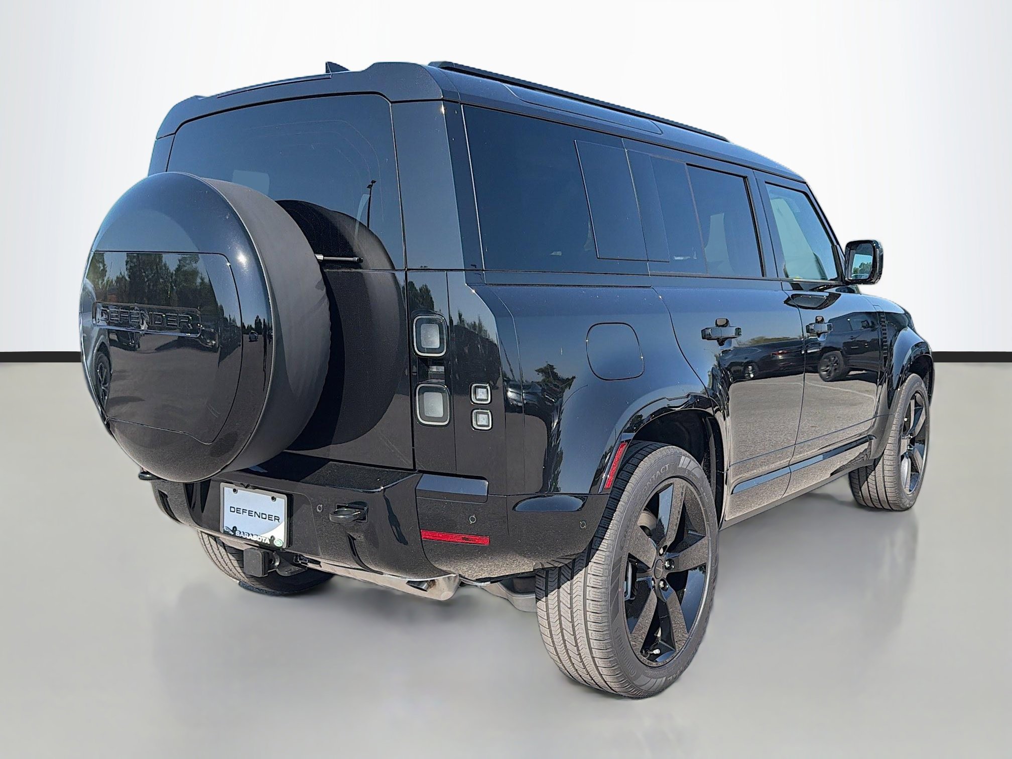 New 2026 Land Rover Defender 110 X-Dynamic SE image 5