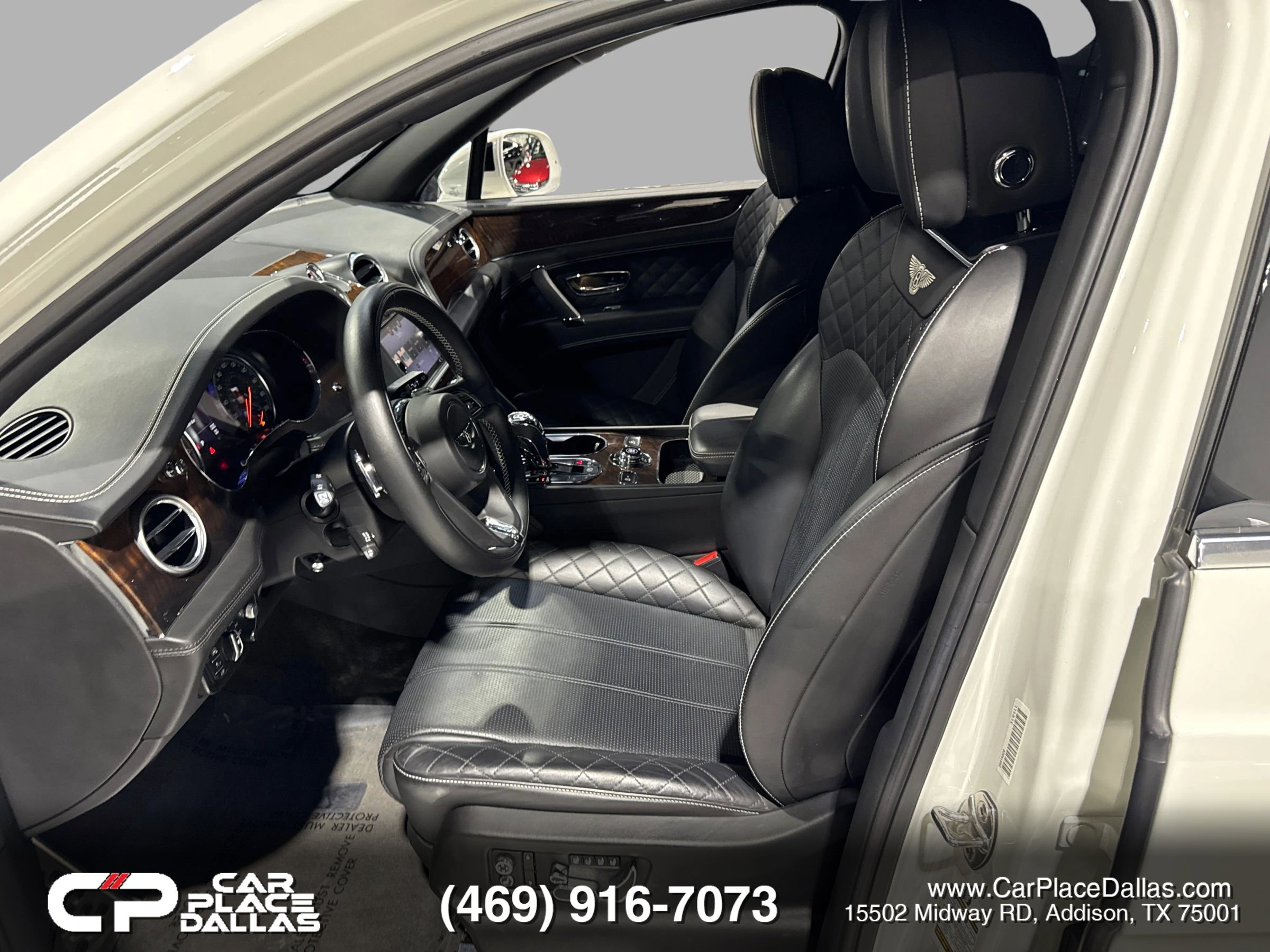 Used 2018 Bentley Bentayga AWD/4WD image 20