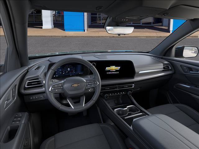 New 2027 Chevrolet Traverse LT w/ Sun and Wheel Package FWD image 15