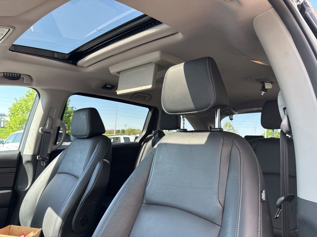 Used 2023 Honda Odyssey Touring image 12