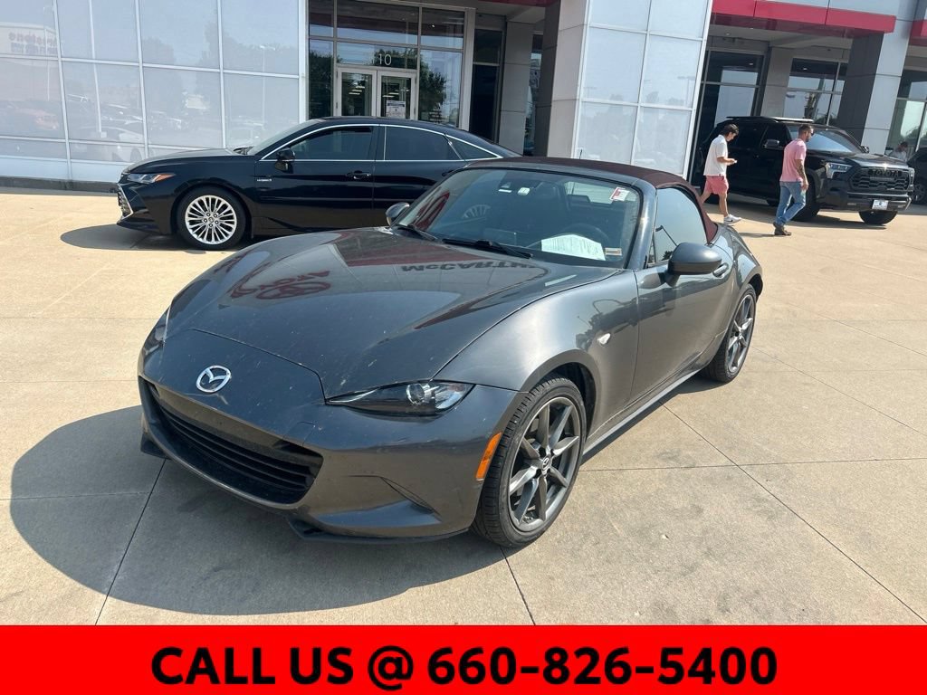 Used 2018 MAZDA MX-5 Miata Grand Touring RWD image 2