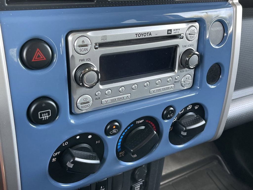 Used 2013 Toyota FJ Cruiser 4WD w/ Upgrade Pkg image 28