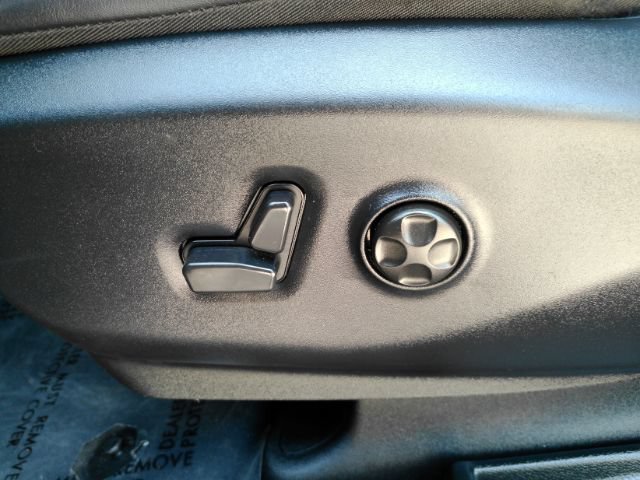 Used 2025 Chrysler Pacifica Select FWD image 15
