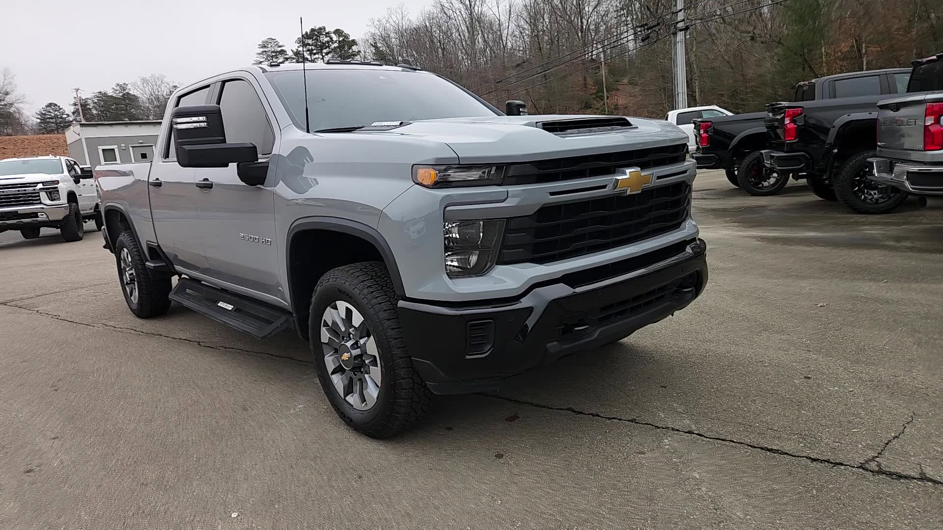 Used 2025 Chevrolet Silverado 2500 Custom w/ Custom Value Package image 4