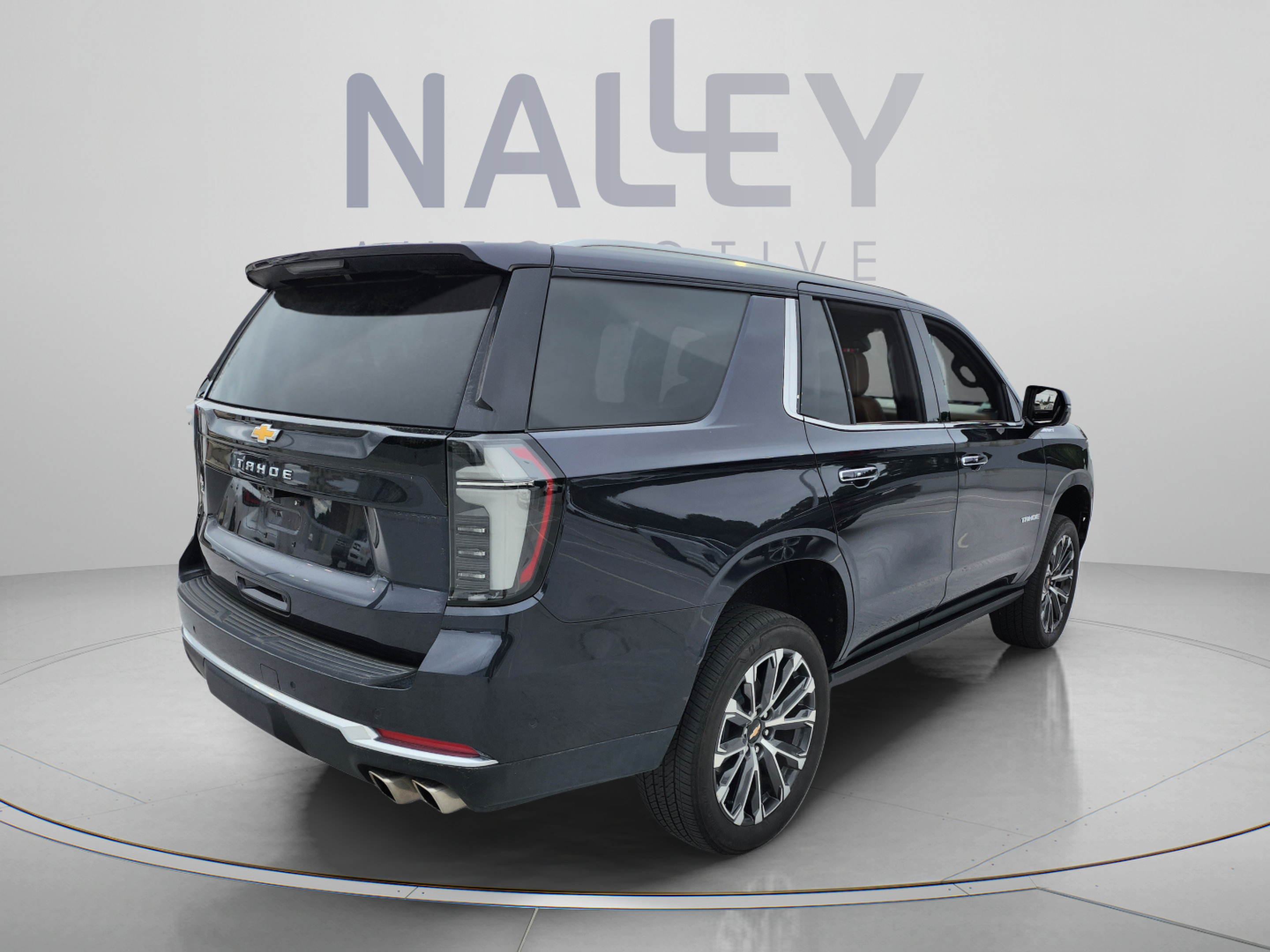 Used 2025 Chevrolet Tahoe High Country AWD/4WD image 5