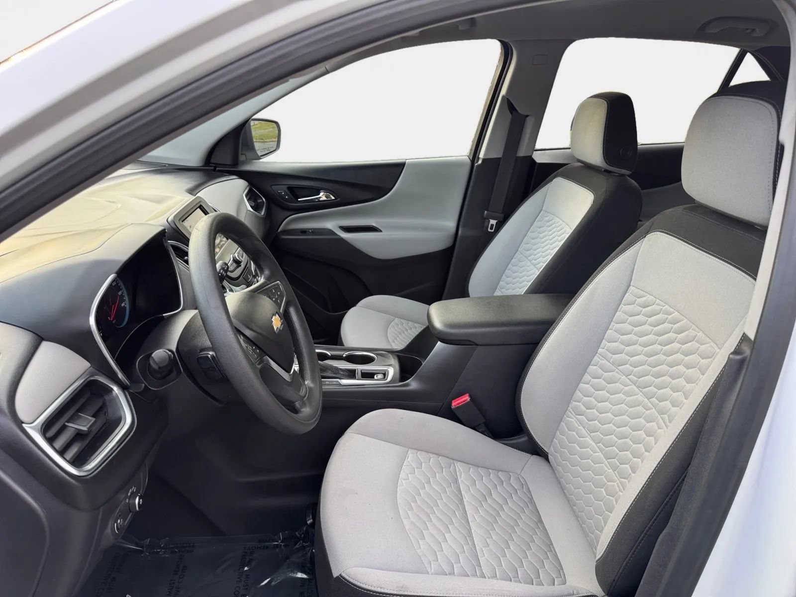 Used 2021 Chevrolet Equinox LS FWD image 9
