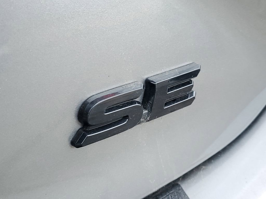 Used 2025 Toyota Camry SE image 7