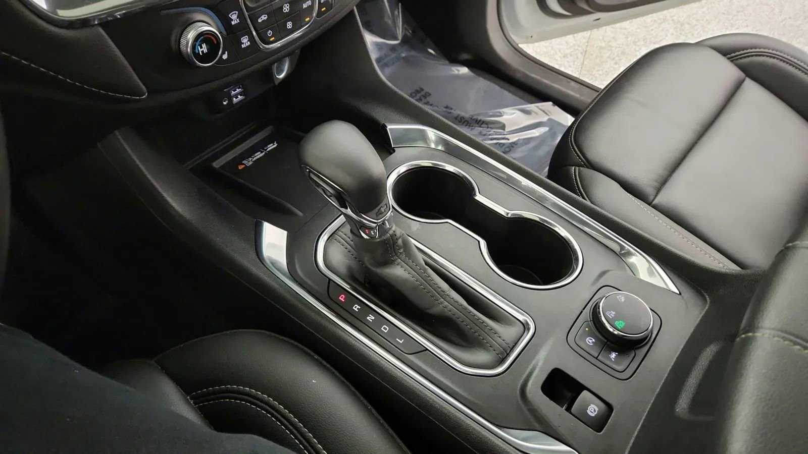 Used 2023 Chevrolet Traverse LT w/ LT Premium Package image 27