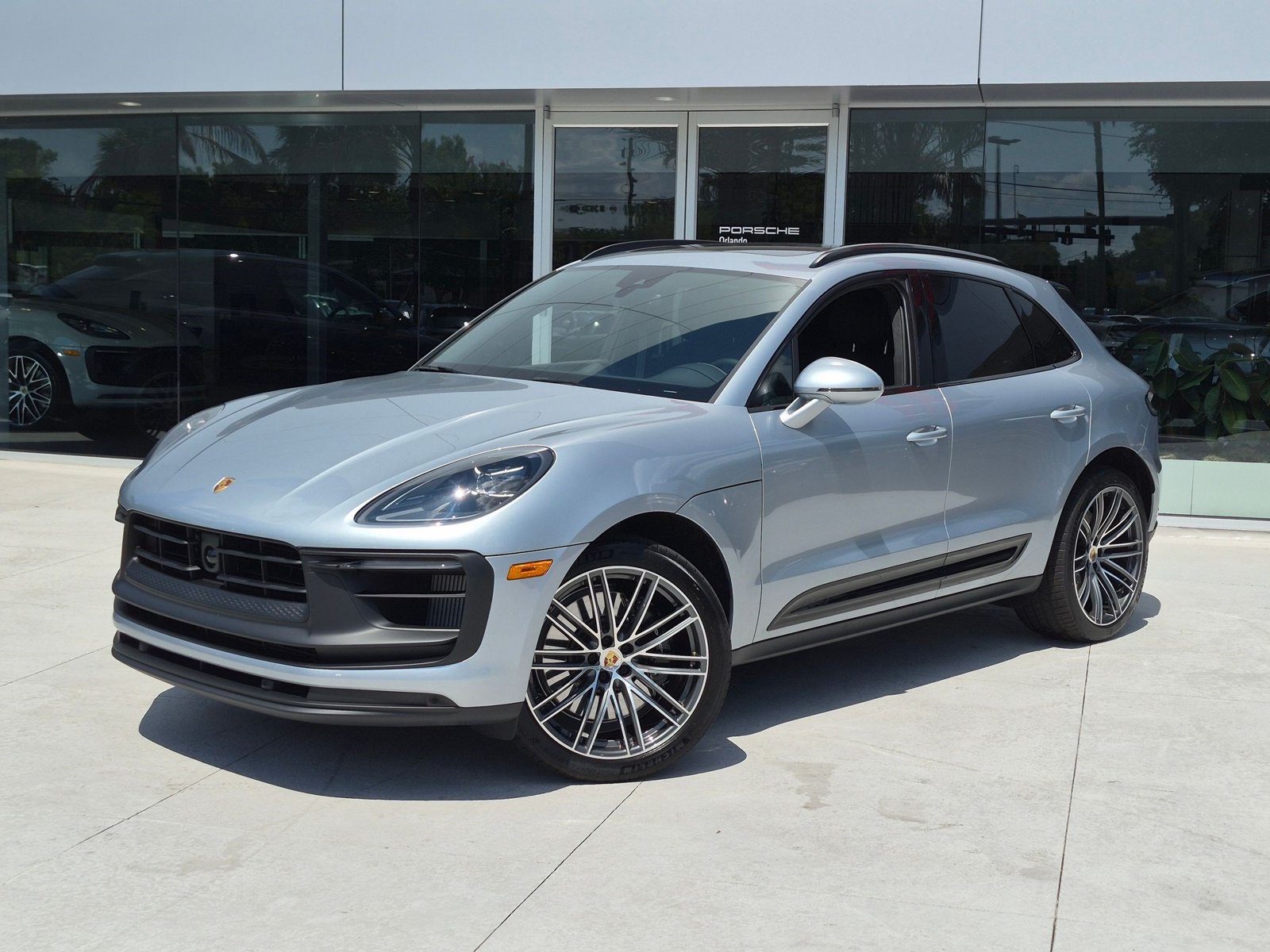 Certified 2026 Porsche Macan GTS AWD/4WD image 1