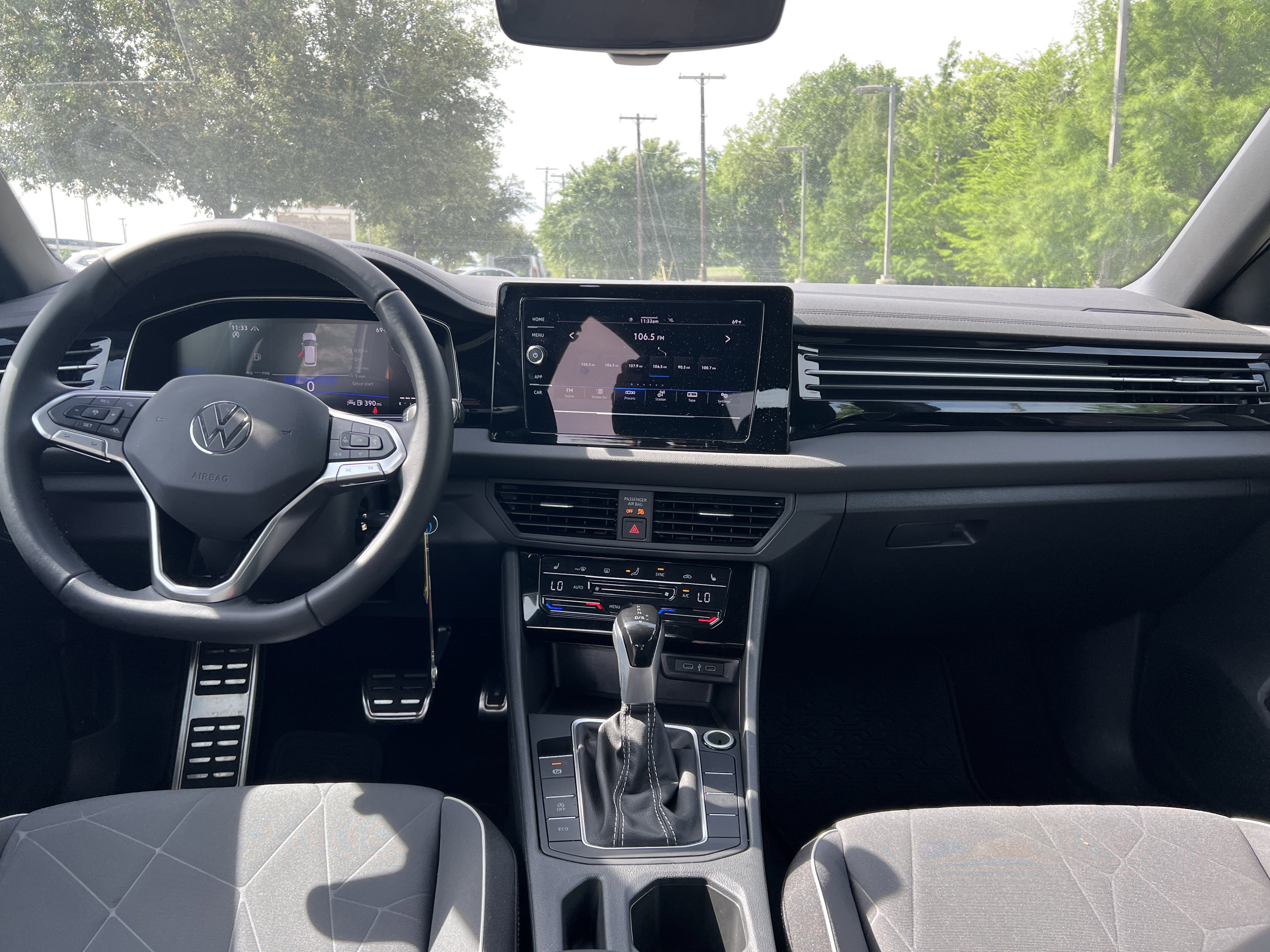 Used 2025 Volkswagen Jetta Sport image 25