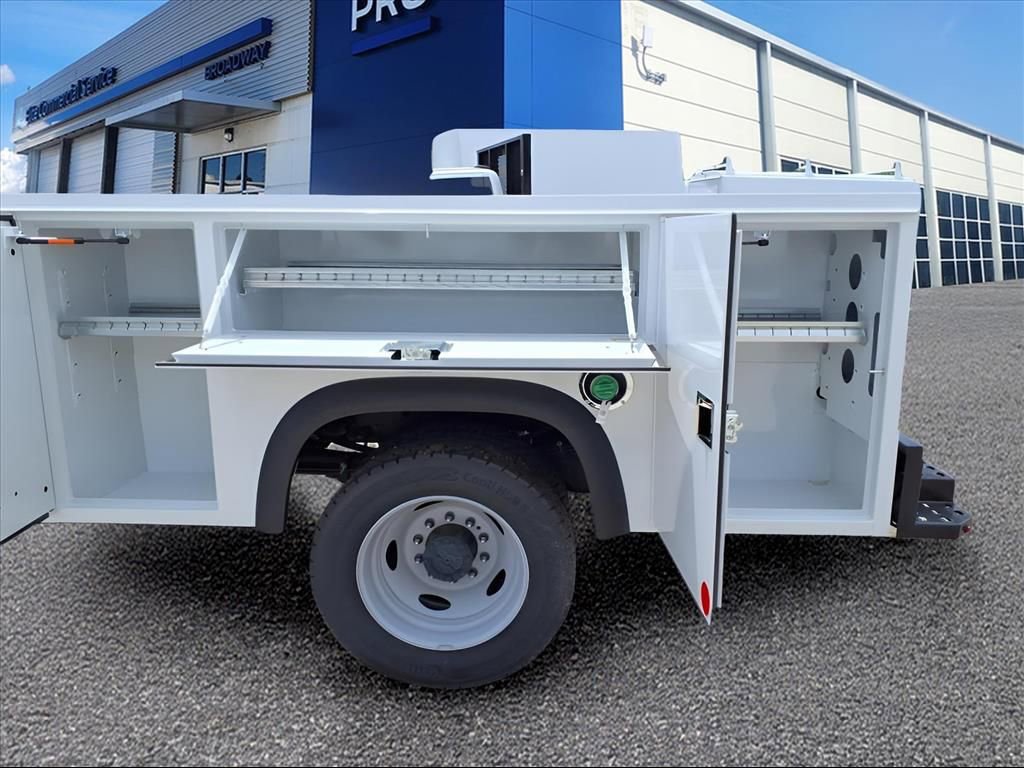 New 2024 Ford F550 4x4 Regular Cab Super Duty image 17