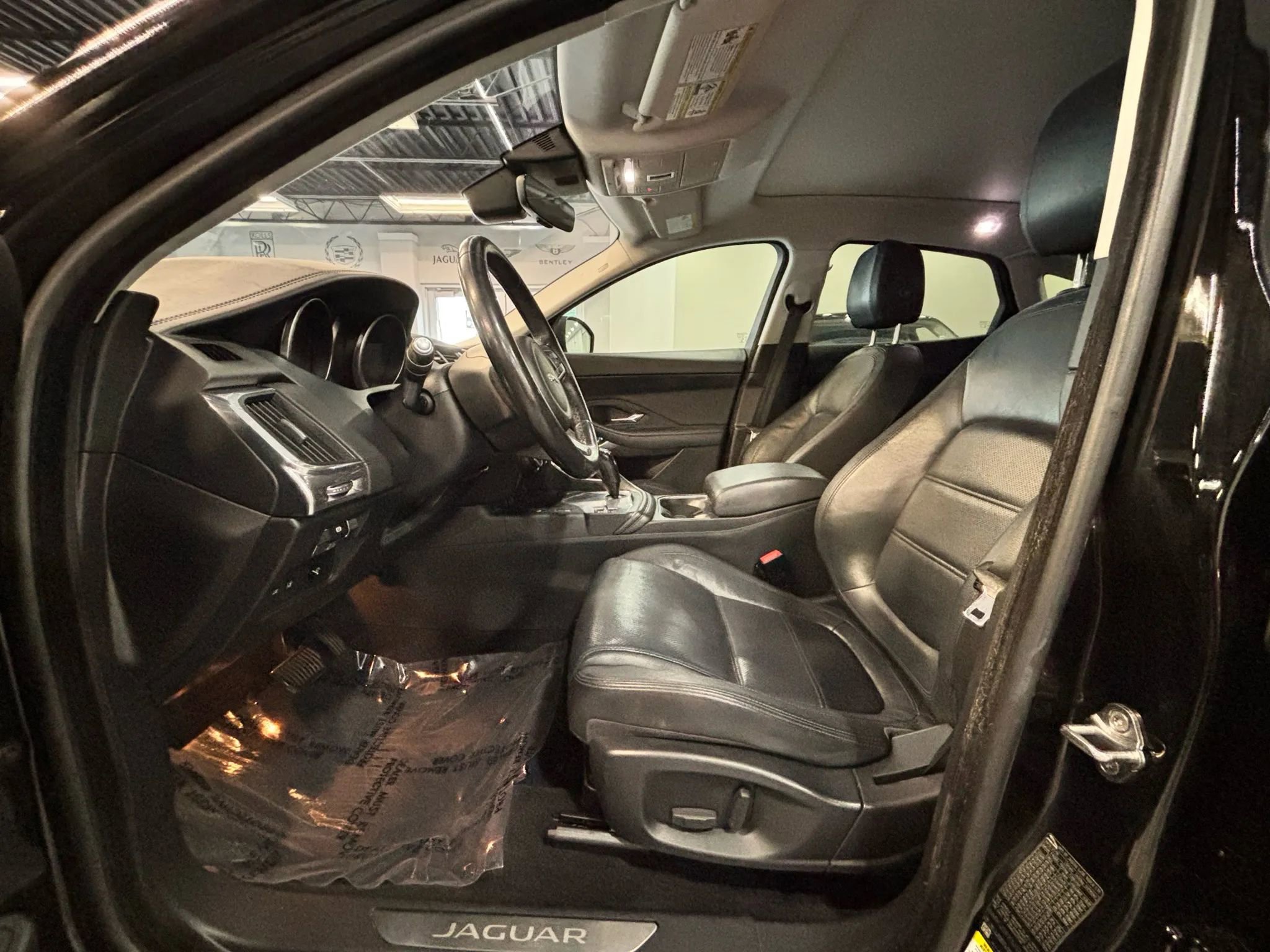 Used 2018 Jaguar E-PACE S image 9