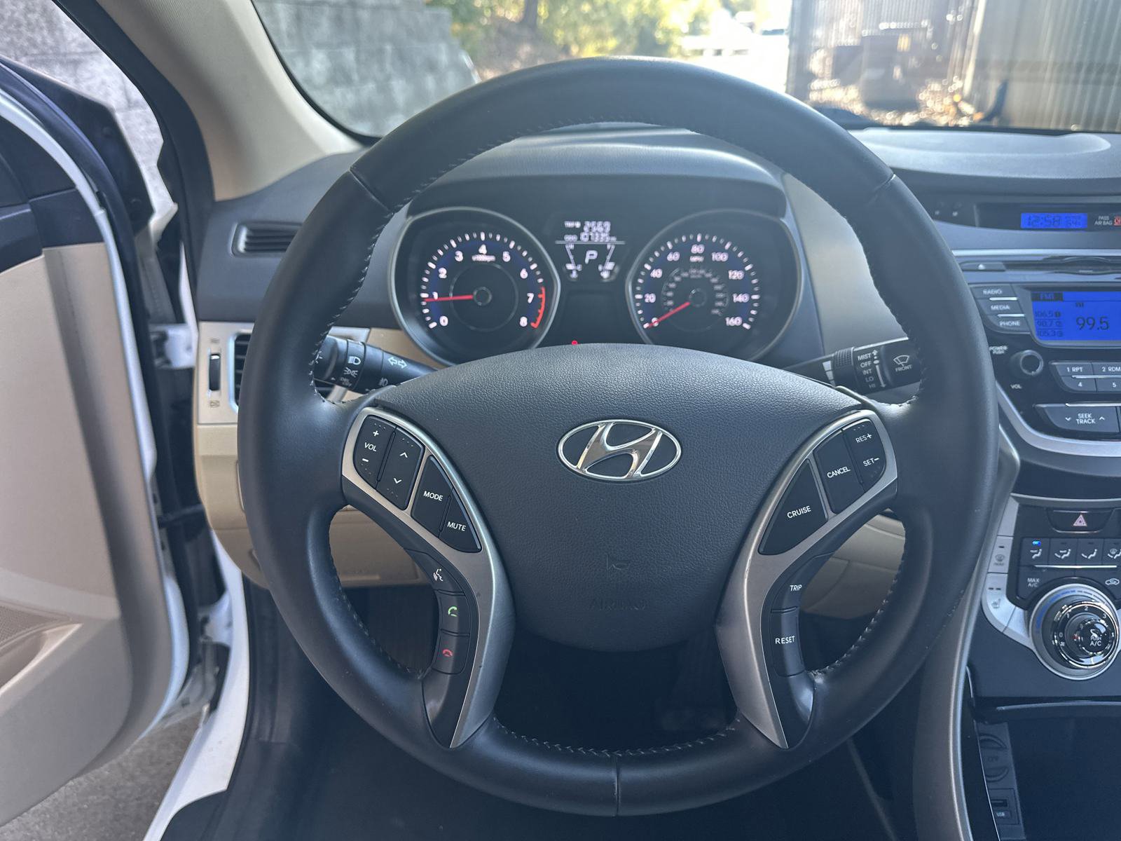 Used 2013 Hyundai Elantra Limited image 12