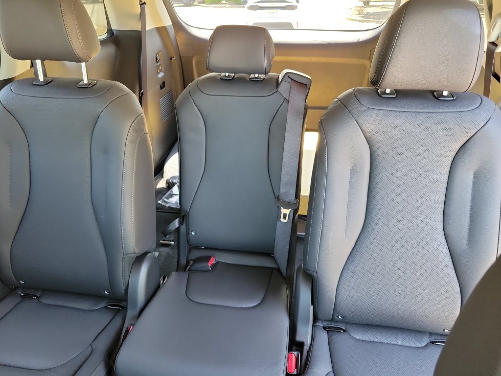 New 2027 Kia Carnival SX Prestige FWD image 15