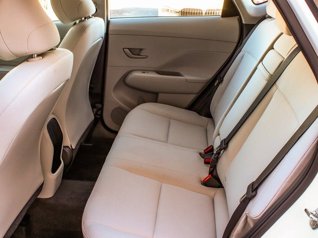 Used 2024 Hyundai Kona SE image 33