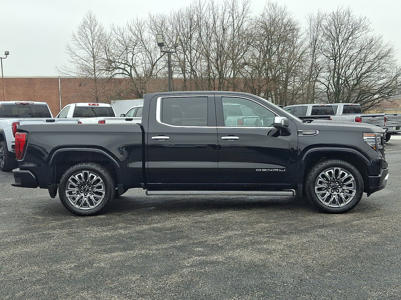 Used 2024 GMC Sierra 1500 Denali Ultimate image 8